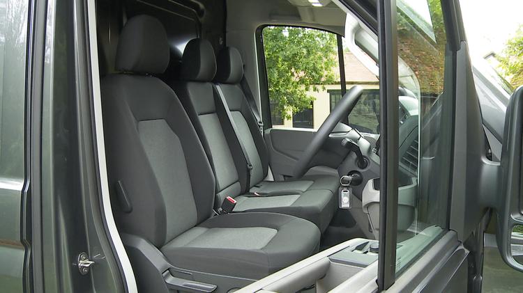 Volkswagen CRAFTER CR35 MWB DIESEL RWD 2.0 TDI 177PS Trendline Business Low Roof Van